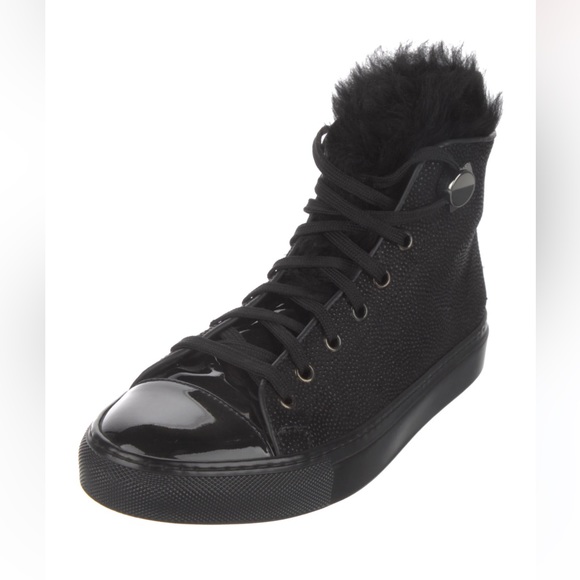 Moncler lace up booties with fur tongue. - Picture 2 of 10